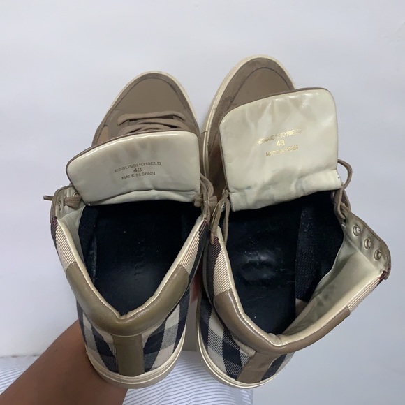 Used - Picture 4 of 6